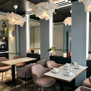 Amadeus 3* Париж